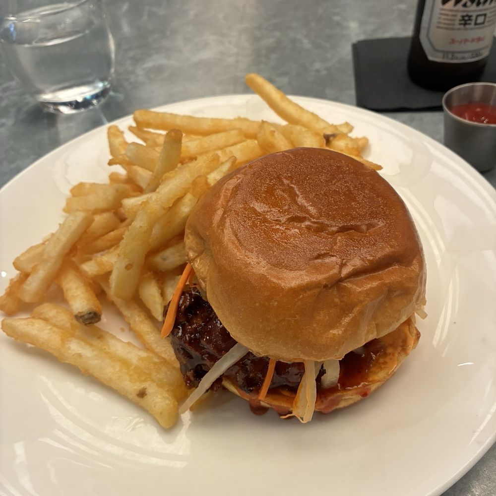 Fanny's - BBQ chicken sandwich - Cocktail Bars Near Me - Los Angeles, California