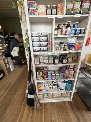 Momma's Grocery + Wine by null