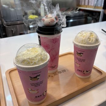 Ting Tea - You can purchase a cute tea pot to put on top! They put dry ice to make it look like it's steaming! - Bubble Tea Near Me - Houston, Texas