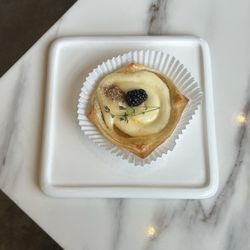 La Bosco Bakery & Cafe - Apple and custard danish