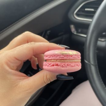 Le Bon Macaron - Raspberry rose - Coffee & Tea Near Me - Ann Arbor, Michigan