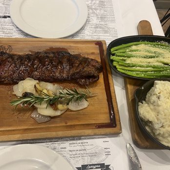 Origen Argentino - Steak, mashed potatoes and asparagus - Steakhouses Near Me - Tijuana, BCN