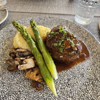 The Eagle's Nest - Filet mignon with truffle demiglaze, whipped potatoes and asparagus 5* - American Near Me - Indianapolis, Indiana The Eagle's Nest - Filet mignon with truffle demiglaze, whipped potatoes and asparagus 5* - American Near Me - Indianapolis, Indiana