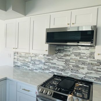 Modern Kitchen - Flooring Near Me - San Gabriel, California Modern Kitchen - Flooring Near Me - San Gabriel, California