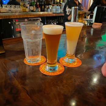 BREW'd Craft Pub - Awesome bartender - Gastropubs Near Me - Honolulu, Hawaii
