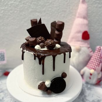 Sweet & Sugary - Black Forest Cake with Fresh Raspberries inside, Chantilly Cream & Chocolate Ganache - Cupcakes Near Me Sweet & Sugary - Black Forest Cake with Fresh Raspberries inside, Chantilly Cream & Chocolate Ganache - Cupcakes Near Me
