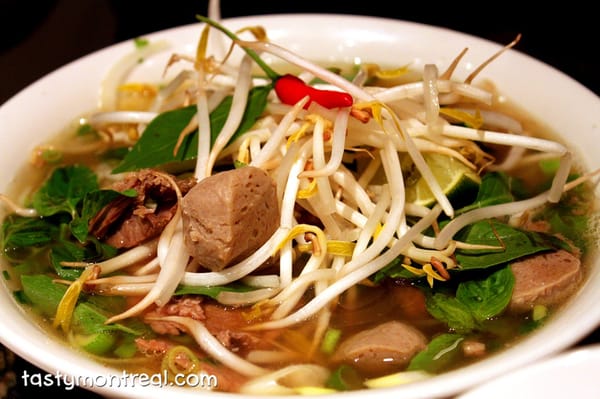 Pho Tay Ho by null