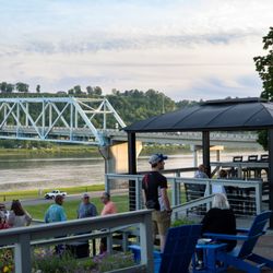 Riverboat Inn and Suites - Ohio River Bridge