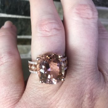 Diamond and Gold Warehouse - Jewelry Near Me - Dallas, Texas Diamond and Gold Warehouse - Jewelry Near Me - Dallas, Texas