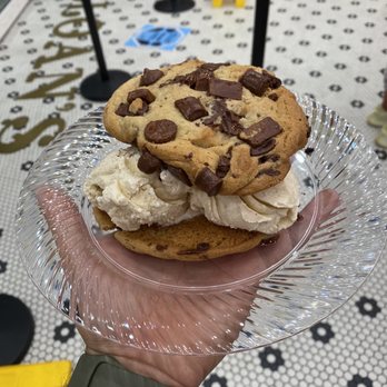 Sloan's - Doral - Ice cream sandwich (Mexican vanilla 3 scoops and chocolate chip cookies for the bun) - Ice Cream & Frozen Yogurt Near Me - Doral, Florida Sloan's - Doral - Ice cream sandwich (Mexican vanilla 3 scoops and chocolate chip cookies for the bun) - Ice Cream & Frozen Yogurt Near Me - Doral, Florida
