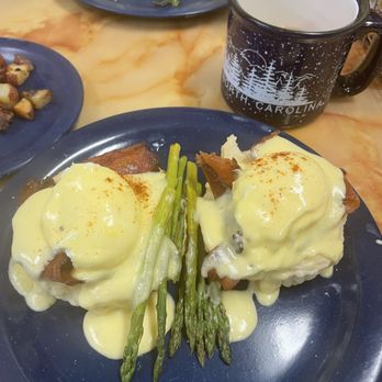 Blue Ridge Biscuit Company - Black Mountain Benny - Breakfast & Brunch Near Me - Black Mountain, North Carolina Blue Ridge Biscuit Company - Black Mountain Benny - Breakfast & Brunch Near Me - Black Mountain, North Carolina