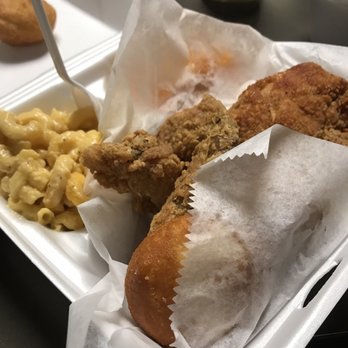 Coaches - Chicken dinner with sides - Comfort Food Near Me - Milwaukee, Wisconsin