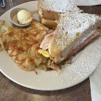 Nano Cafe - Monte Cristo and hash brown - American Near Me - Monrovia, California