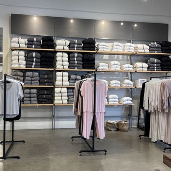 Barefoot Dreams - Fashion Near Me - Camarillo, California
