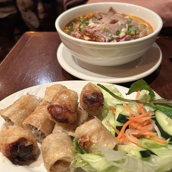 Vietnam Restaurant - Crispy egg roll and bun bo hue - Vietnamese Near Me - Philadelphia, Pennsylvania Vietnam Restaurant - Crispy egg roll and bun bo hue - Vietnamese Near Me - Philadelphia, Pennsylvania