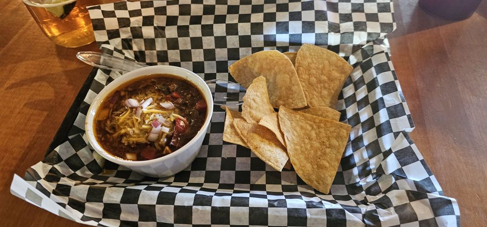 Crown King Saloon & Eatery