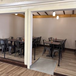 La Mesa Del Rincon - Seating