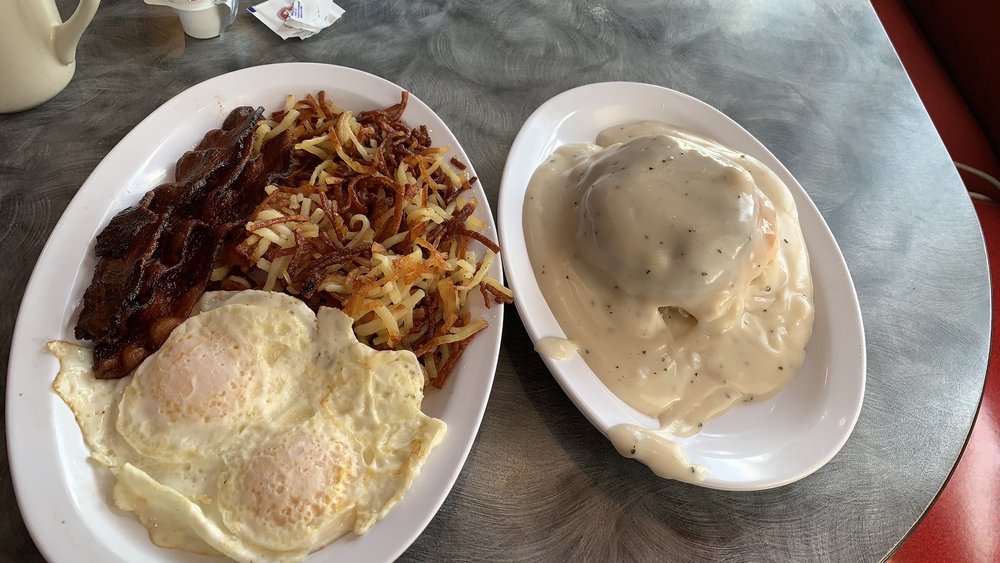 Food from Mel's Diner