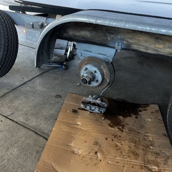 Shadow Trailers - Shadow tech showing me condition of brakes - Trailer Dealers Near Me - Cypress, California Shadow Trailers - Shadow tech showing me condition of brakes - Trailer Dealers Near Me - Cypress, California