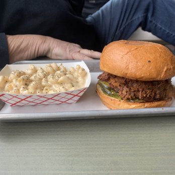 Smōk - Chopped brisket sandwich w/mac & cheese - Barbeque Near Me - Fort Collins, Colorado Smōk - Chopped brisket sandwich w/mac & cheese - Barbeque Near Me - Fort Collins, Colorado