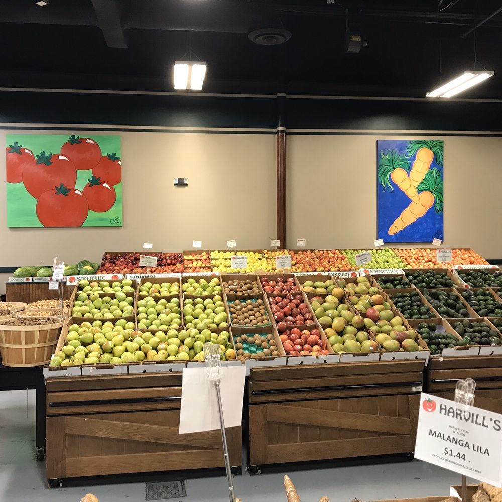 Harvill's Produce - a display of fruits and vegetables - Farmers Market Near Me - Orlando, Florida Harvill's Produce - a display of fruits and vegetables - Farmers Market Near Me - Orlando, Florida