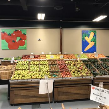 Harvill's Produce - a display of fruits and vegetables - Farmers Market Near Me - Orlando, Florida Harvill's Produce - a display of fruits and vegetables - Farmers Market Near Me - Orlando, Florida