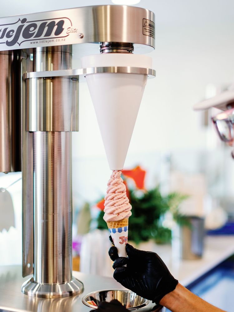 Mr. Henry’s Real Fruit Ice Cream Logo