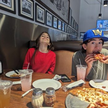 Tony's Pizza - Pizza Near Me - Tejon Ranch, California