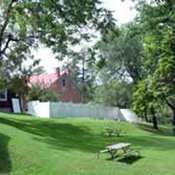 Adam Puchta Winery - Wineries Near Me - Hermann, Missouri