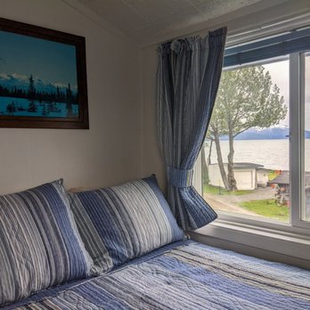 Driftwood Inn - Super comfy bed with a view - Hotels Near Me - Homer, Alaska Driftwood Inn - Super comfy bed with a view - Hotels Near Me - Homer, Alaska