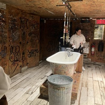La Bûche - Restroom - Canadian (New) Near Me - Quebec City, Quebec