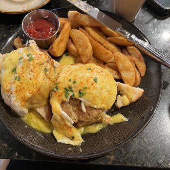 Curio Bistro - Eggs Pontchartrain - Cajun/Creole Near Me - New Orleans, Louisiana Curio Bistro - Eggs Pontchartrain - Cajun/Creole Near Me - New Orleans, Louisiana