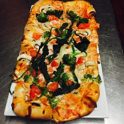Roberto's Pizzeria & Restaurant - Veggie Flatbread