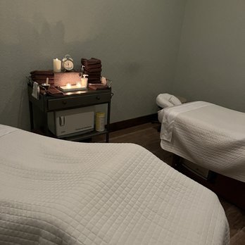 Vivian's Boutique Spa - The massage room ‍ - Day Spas Near Me - Dallas, Texas