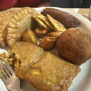 Senor Big Ed - Sampler Plate - Latin American Near Me - Cypress, California Senor Big Ed - Sampler Plate - Latin American Near Me - Cypress, California