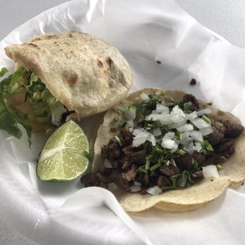 La Casa Del Sabor - a taco with meat and onions - Food Trucks Near Me - Austin, Texas La Casa Del Sabor - a taco with meat and onions - Food Trucks Near Me - Austin, Texas