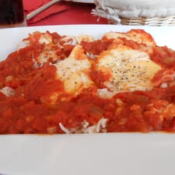 Löwenstein - Schakschuka (2 pochierte Eier in Tomatensauce wahlweise mit Reis oder Weißbrot)