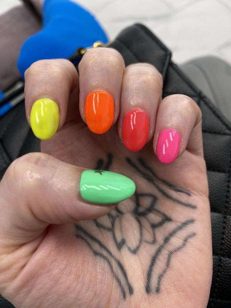 CDM Nail Bar Logo