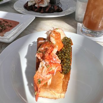 RH Rooftop Restaurant at RH Palo Alto - Lobster roll - Breakfast & Brunch Near Me - Palo Alto, California