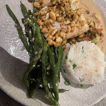 Ulu Kitchen - Macadamia crusted mahi mahi with rice and local green beans sauted perfectly - Hawaiian Near Me - Lahaina, Hawaii