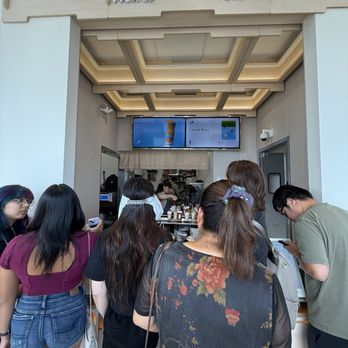 Heytea - people just pushing it each other, no lines or waiting area - Bubble Tea Near Me - Irvine, California Heytea - people just pushing it each other, no lines or waiting area - Bubble Tea Near Me - Irvine, California