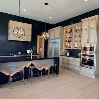 Willis Custom Homes - Kitchen - General Contractors Near Me - Overland Park, Kansas Willis Custom Homes - Kitchen - General Contractors Near Me - Overland Park, Kansas