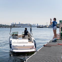 Seattle Boat Company - Seattle Boat SkyLaunch Fuel Dock