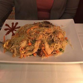 Paradise Cafe - Singapore Noodles - Bed & Breakfast Near Me - Paris, Kentucky