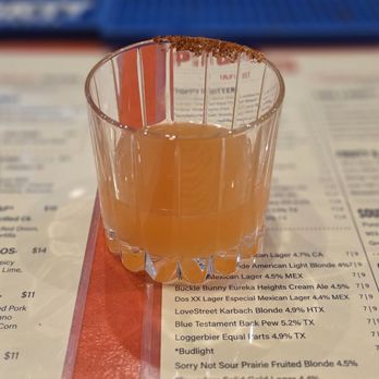 Pitch 25 Beer Park - Beer Gardens Near Me - Houston, Texas