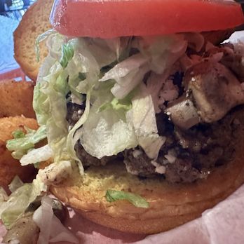 Beth's Burger Bar - Black and blue burger - Burgers Near Me - Orlando, Florida