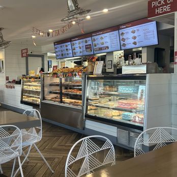 CAO Bakery & Cafe - Nice, well lit and clean interior - Cuban Near Me - Tampa, Florida