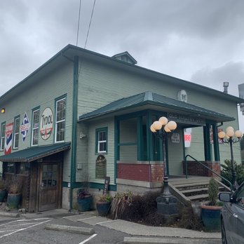 Maltby Cafe - Just down those sides steps is breakfast heaven... who knew!? - American Near Me - Snohomish, Washington Maltby Cafe - Just down those sides steps is breakfast heaven... who knew!? - American Near Me - Snohomish, Washington