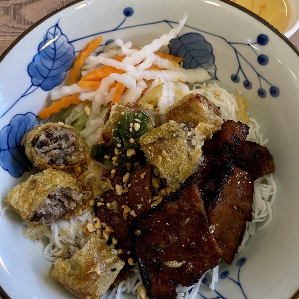The Corner Pho - B1. VERM BOWL SPRING ROLLS & GRILL PORK - Vietnamese Near Me - Jersey City, New Jersey