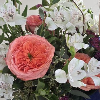 Ani’s Florals - Look at this unexpected rose! What a unique combination of florals! - Floral Designers Near Me Ani’s Florals - Look at this unexpected rose! What a unique combination of florals! - Floral Designers Near Me